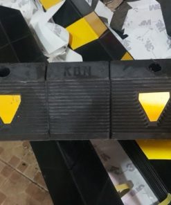 Cục chèn bánh xe 500mm mắt phản quang