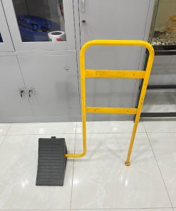 Chặn bánh xe có tay cầm và biển báo