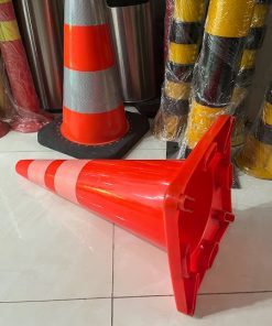 Alternative view of Chóp nón giao thông PVC dẻo 70cm nặng 2,3kg