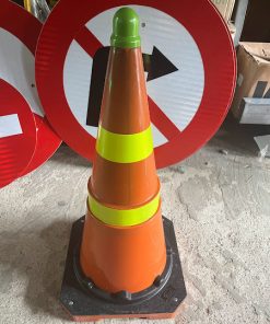 Alternative view of Cọc tiêu giao thông GT-53 nhựa cứng 2,5kg