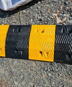 Gờ giảm tốc giá rẻ 45cm x W35cm x L100cm cao su vàng đen