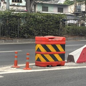 Thùng giảm chấn giao thông Việt Nam L70 x W80 x H90cm