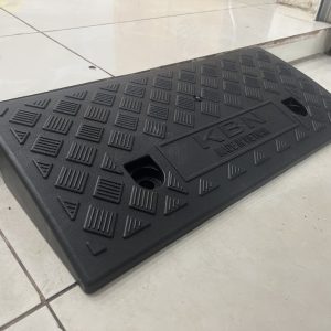 Dốc lên xe máy nhựa cao 6cm x L50 x W27cm