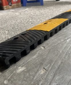 Dốc dẫn xe ô tô xe máy bằng cao su cao 5cm x L100 x W17cm vàng đen