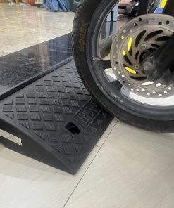 Dốc lên xe máy nhựa cao 8cm x L50 x W27cm