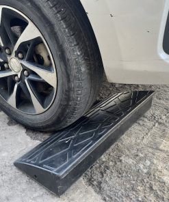 Dốc dẫn xe ô tô xe máy bằng cao su cao 14cm x L60 x W35cm