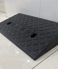 Dốc lên xe máy nhựa cao 12cm x L50 x W27cm