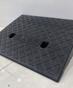 Dốc lên xe máy nhựa cao 15cm x L50 x W38cm