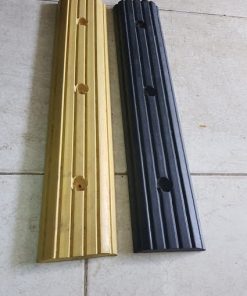 Gờ giảm tốc xe máy cao 2,2cm x W10cm x L50cm bằng cao su