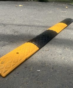 Gờ cao su 1000 x 100 x 20mm vàng đen thẳng giá rẻ