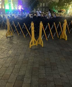 Alternative view of Hàng rào nhựa PE di động co giãn L2.4m x H97cm vàng đen có thể đổ nước hoặc cát