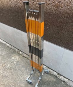 Alternative view of Rào chắn cảnh báo an toàn inox vàng đen cao 1,2m x dài 2,5m