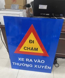 Biển cảnh báo giao thông “Đi chậm – Xe ra vào thường xuyên”