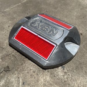 Đinh nhôm giao thông KBN 130mm x 110mm phản quang màu đỏ
