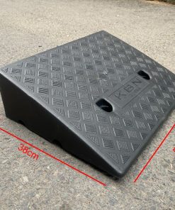 Cầu dắt xe máy nhựa KBN kê bậc cao 15cm màu đen
