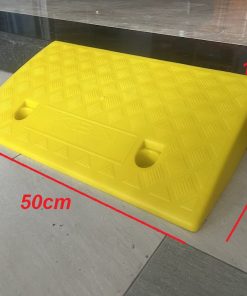 Cầu dắt xe máy nhựa KBN kê bậc cao 11cm màu vàng