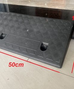 Cầu dắt xe máy nhựa KBN kê bậc cao 13cm màu đen