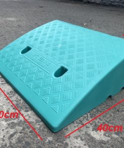 Cầu dắt xe máy nhựa KBN kê bậc cao 16cm màu xanh