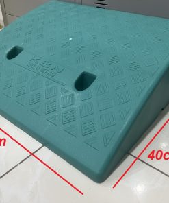 Cầu dắt xe máy nhựa KBN kê bậc cao 17cm màu xanh