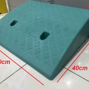Cầu dắt xe máy nhựa KBN kê bậc cao 17cm màu xanh
