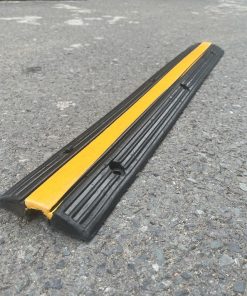 Gờ cao su bảo vệ cáp điện kết hợp giảm tốc H30 x W120 x L1000mm màu đen vàng