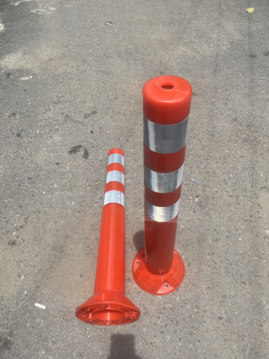 Trụ phân làn giao thông nhựa PU 75cm đế 20cm